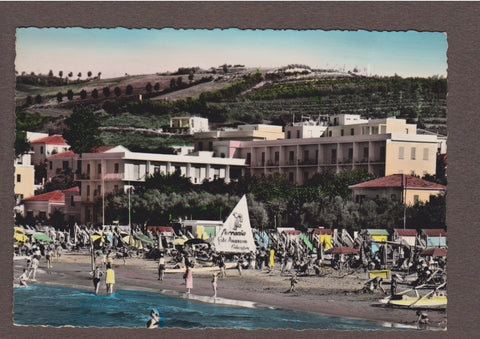 AK Gabicce Mare. La Spiaggia e Albergo Miramare.