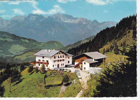 AK Werfenweng. Steinberghof mit Hagengebirge. Bes. S. u. B. Fuchs.