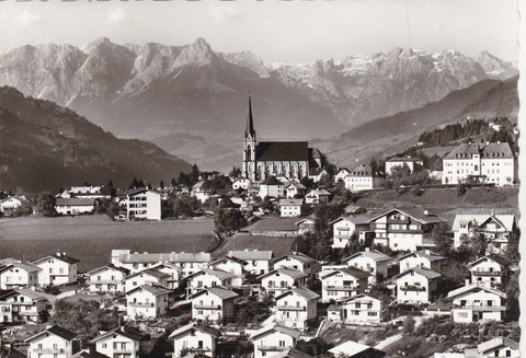 AK St. Johann im Pongau gegen das Tennengebirge.